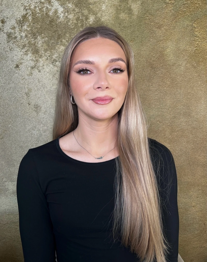 Makijaz studniowkowy - elegancki look na bal maturalny, GLOW Concept